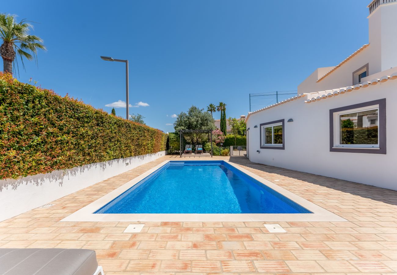 Villa in Vale do Lobo - Villa Birdie shore
