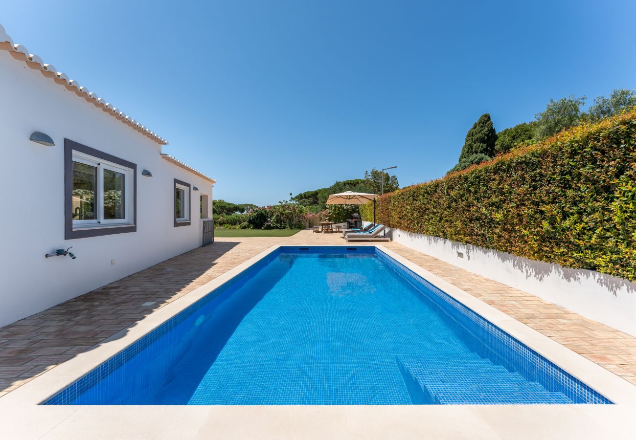 Villa in Vale do Lobo - Villa Birdie shore