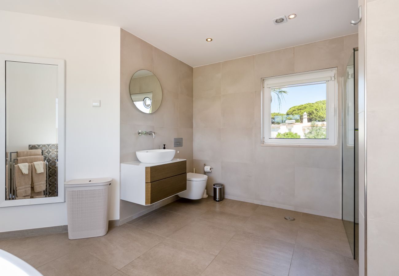 Villa in Vale do Lobo - Villa Birdie shore